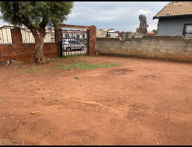 2 BEDROOM HOUSE FOR SALE IN VOSLOORUS EXT 14